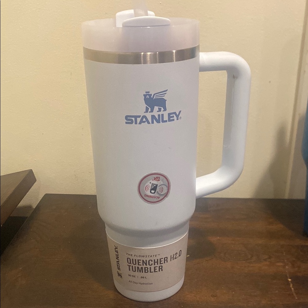 Stanley Glacier Tumbler with Blue Logo and Silver Trim 30oz NWT